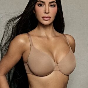 SKIMS Smoothing Full Coverage Underwire Bra Sienna Nude 40D NWT